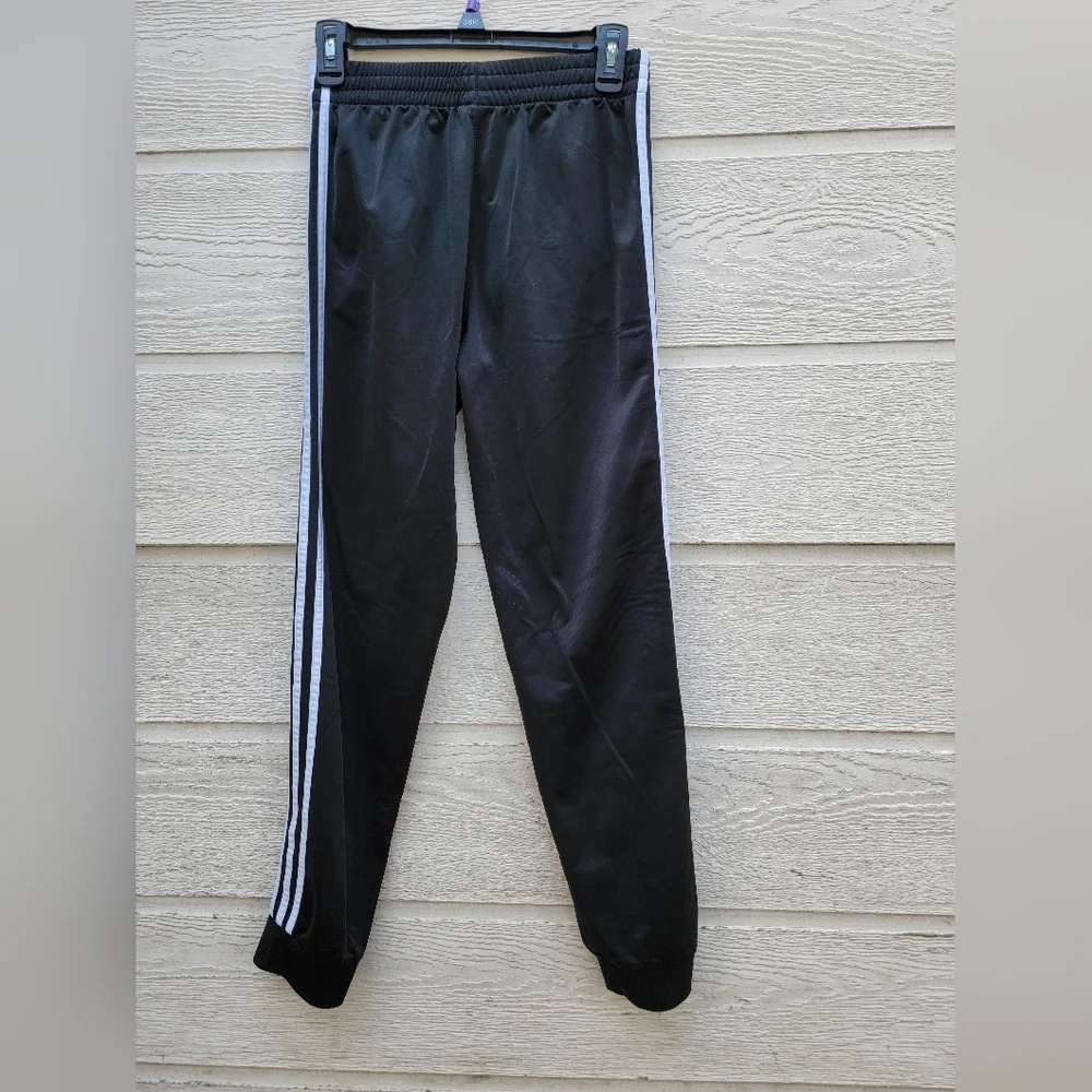 Adidas boy's jogger size L/G  14-16 color black and white